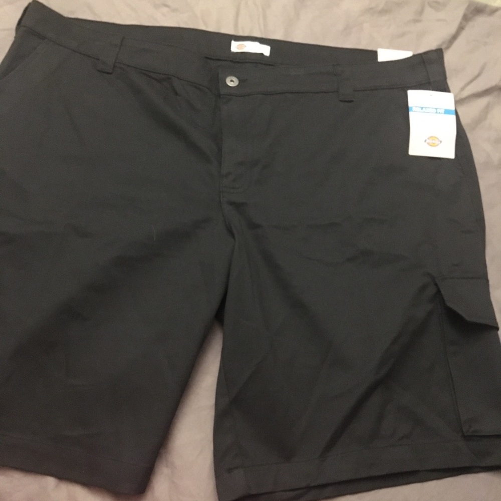 A pair of women dickies short size 22